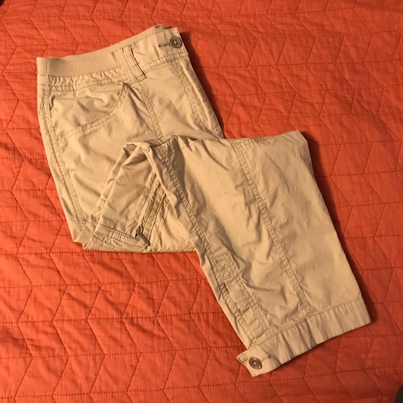 Chico’s khaki crop capris - Picture 2 of 8